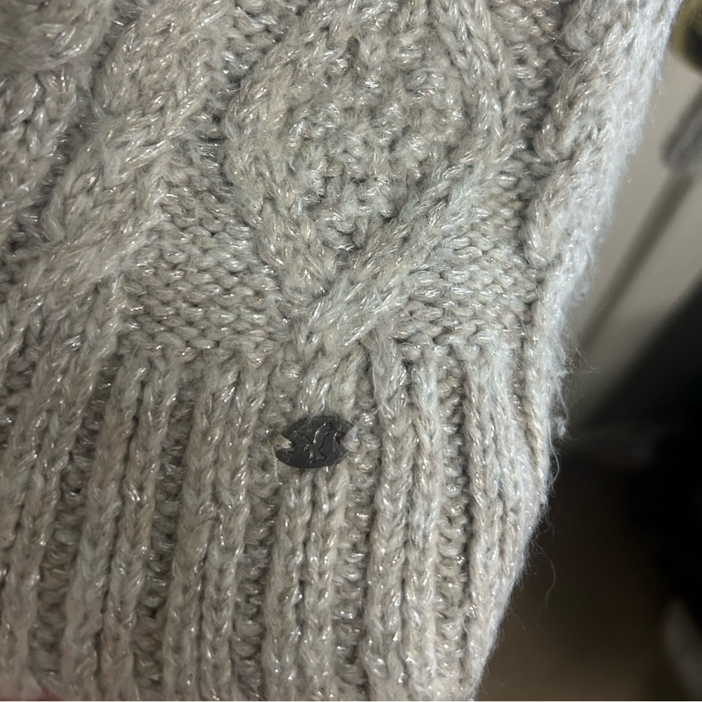 American Eagle Sparkly Gray Beige Cable Knit Sweater Small - Picture 3 of 5